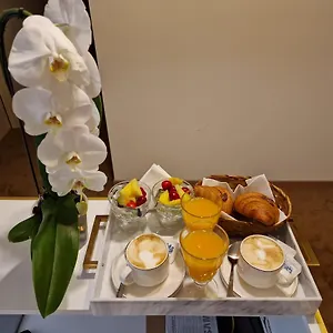 Couette-café Cuma, Rome